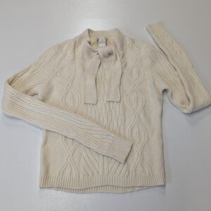 Neiman Marcus Size Small 100% Cashmere Sweater in Cream Color